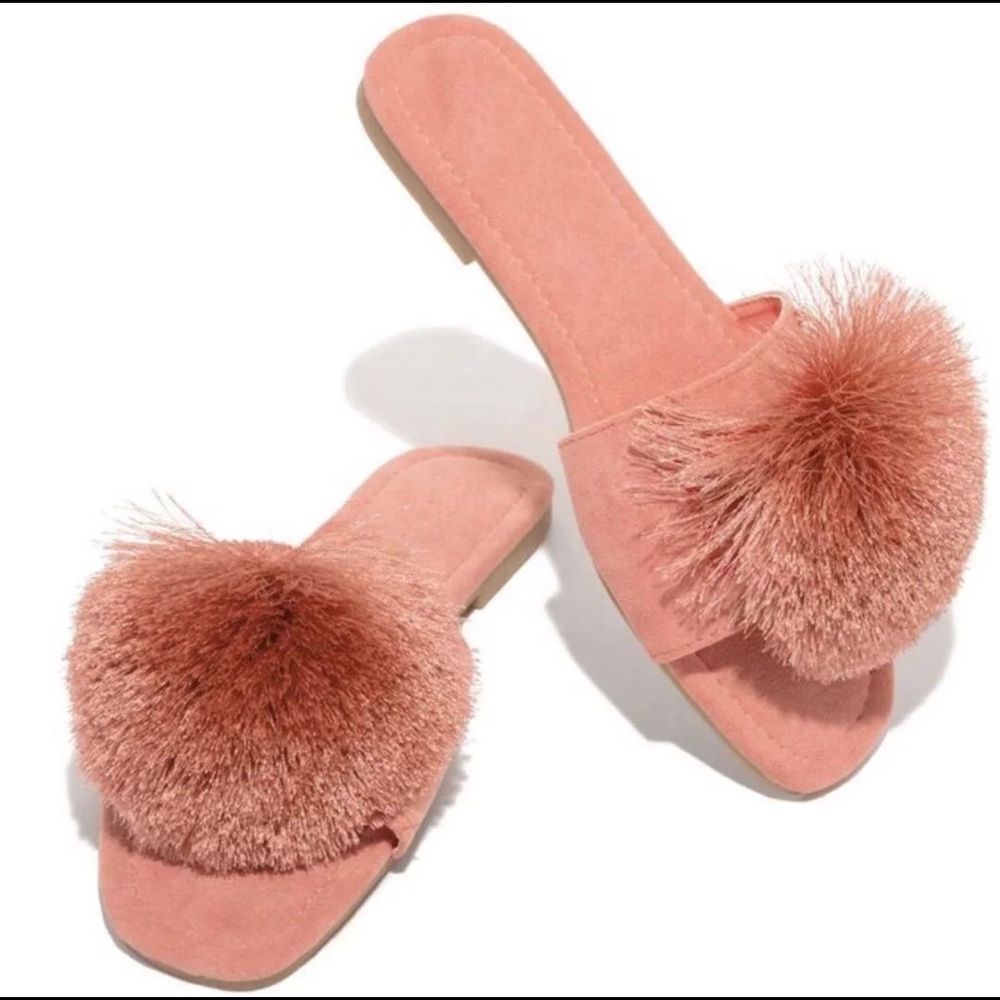 Pom Pom sandals